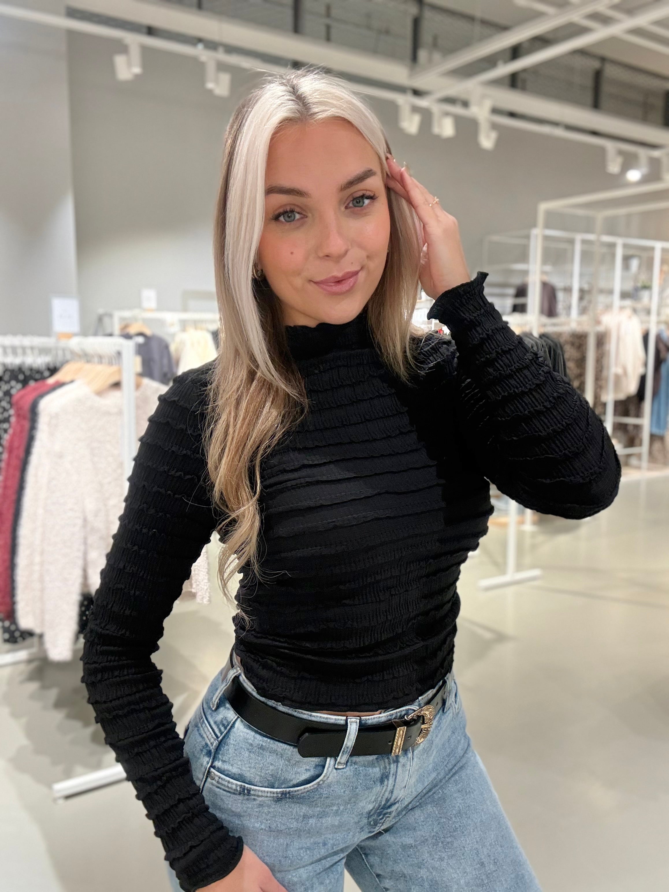 PCTANNE Top - Black